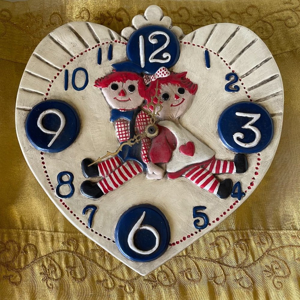 Vintage 1973 Raggedy Ann & Andy Heart Shape Ceramic Wall Clock